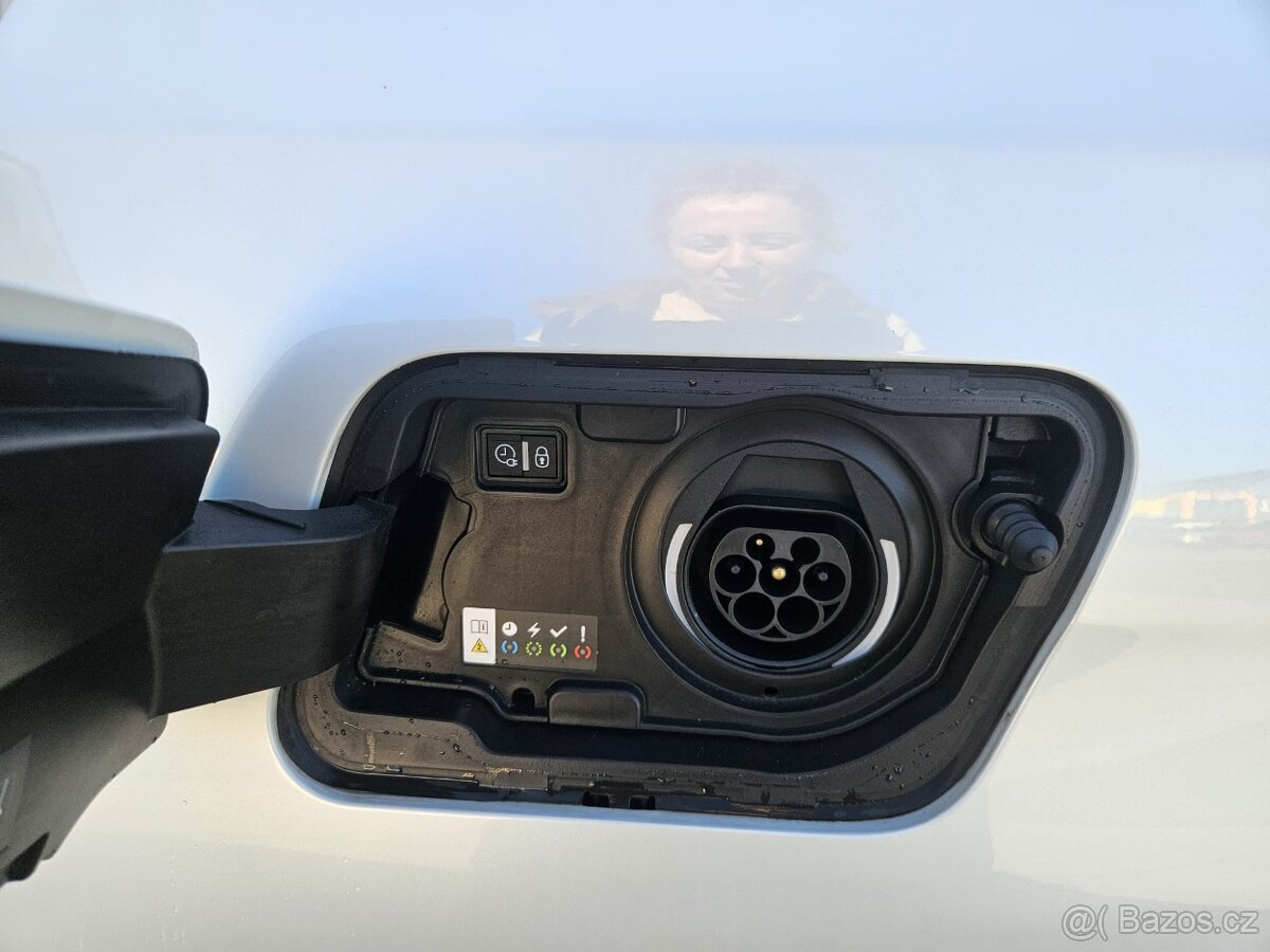 Peugeot3008 Plug-in Hybridní - 7