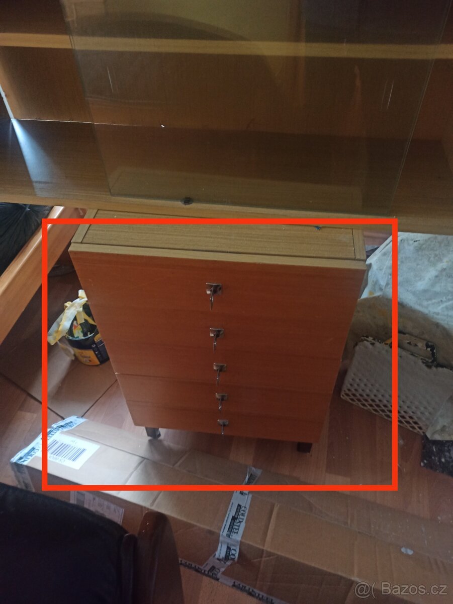 Dřevěné skříně - 7