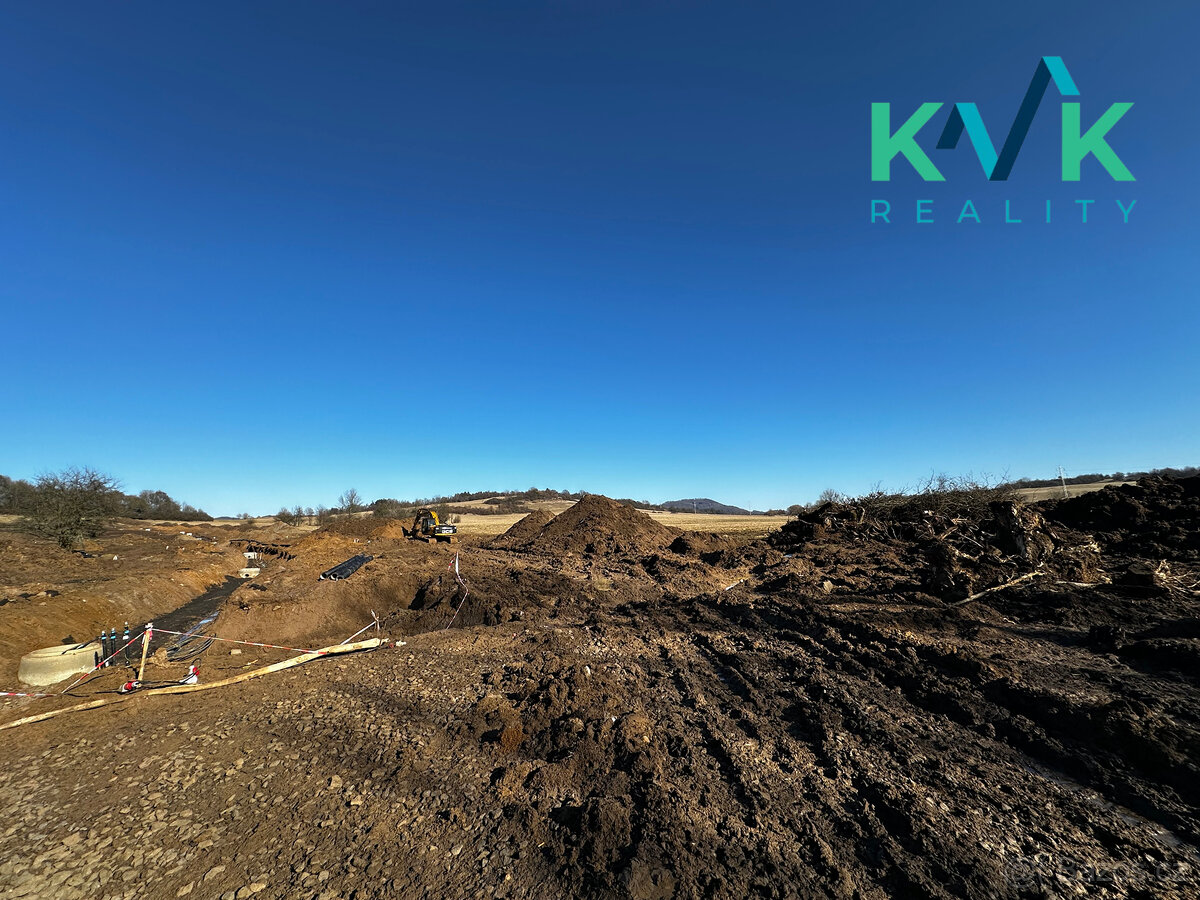 Pozemek o výměře 1.097 m2, určený pro výstavbu rodinného dom - 7