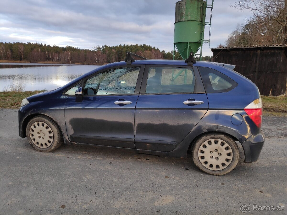 FR-V 2.0 - díly - 7