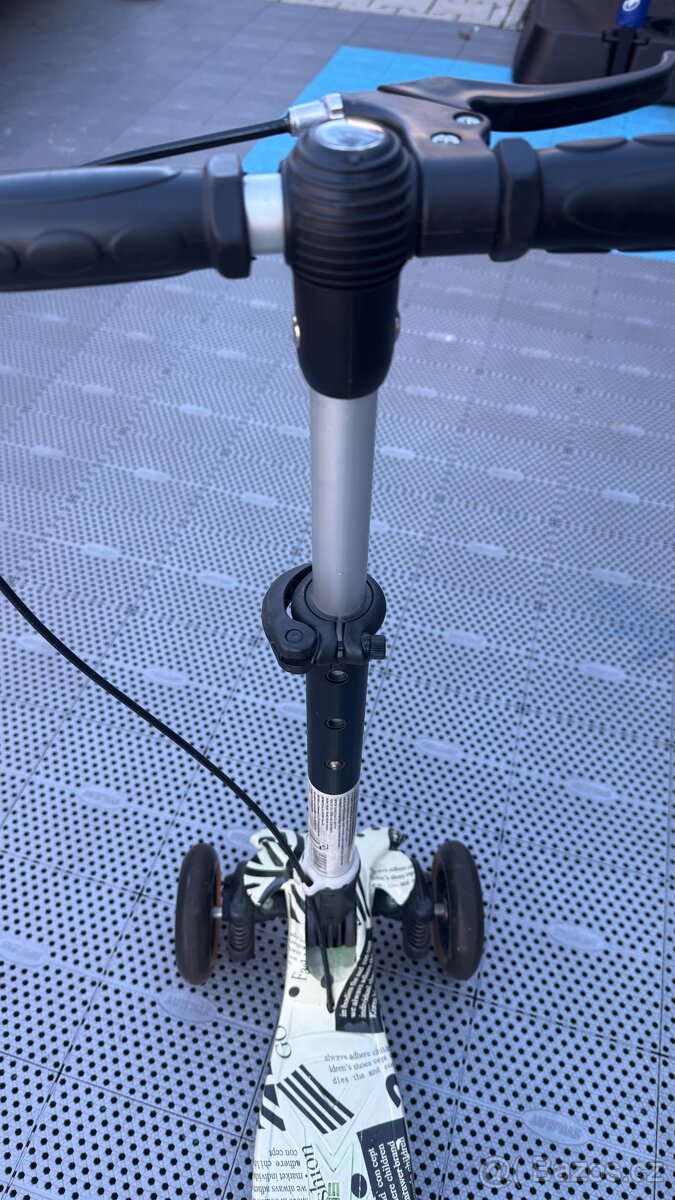 tříkolová koloběžka Nils Extreme - 7