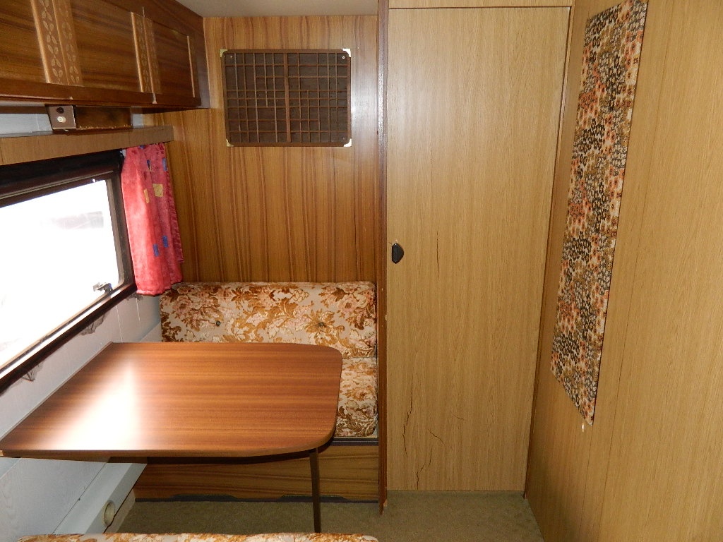 Dvouosý karavan Tabbert pro 7 osob - 7