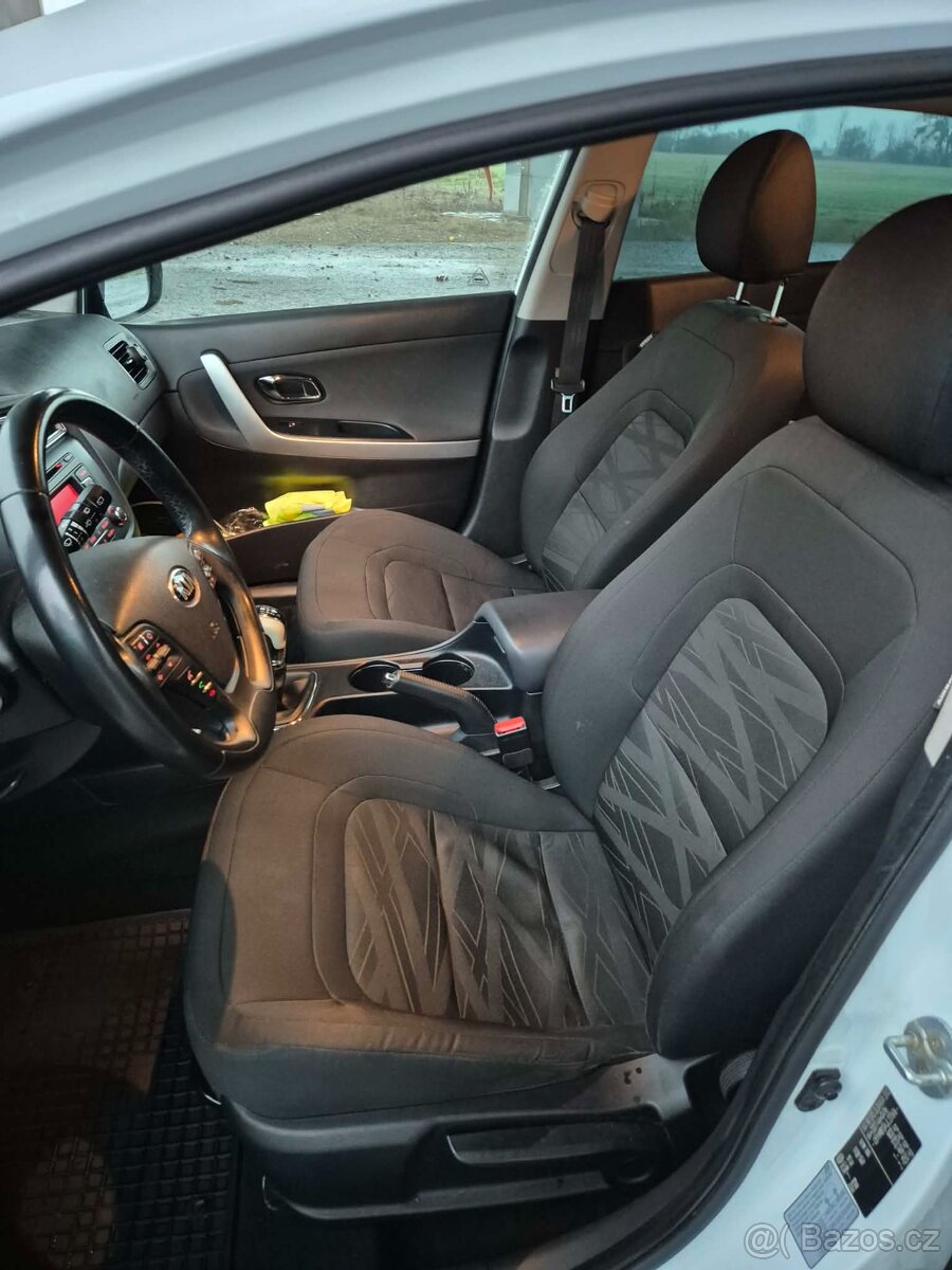 Kia ceed SW 1.6 GDi - 7