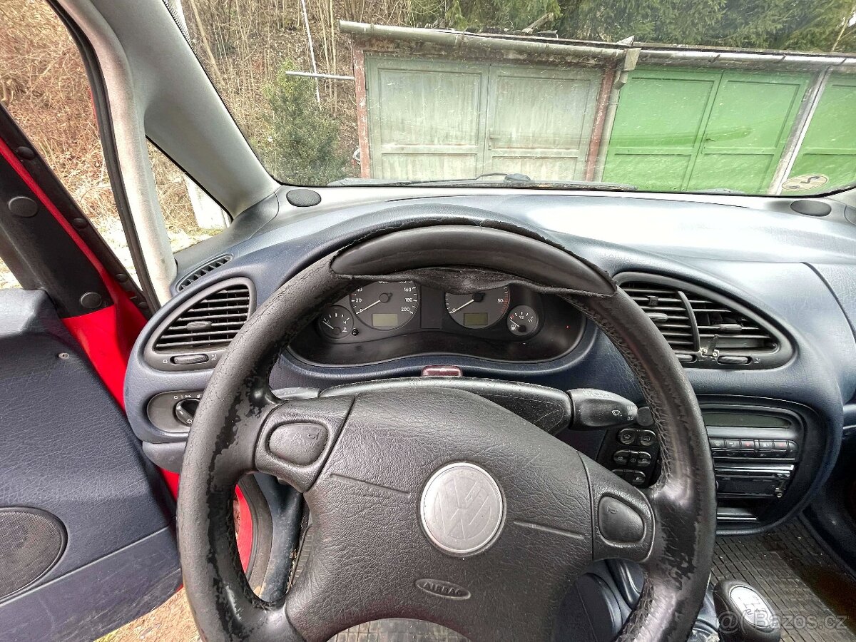 Volkswagen Sharan 1,9 D - 7
