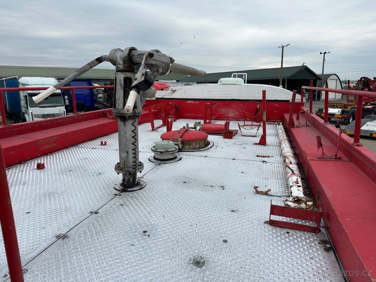 KAROSA hasičské vozidlo 1990 VIN 017 - 7