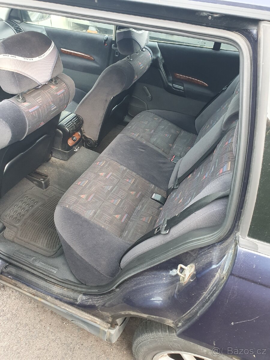 Opel Omega caravan 2,0 16V - Nepojizdné - 7