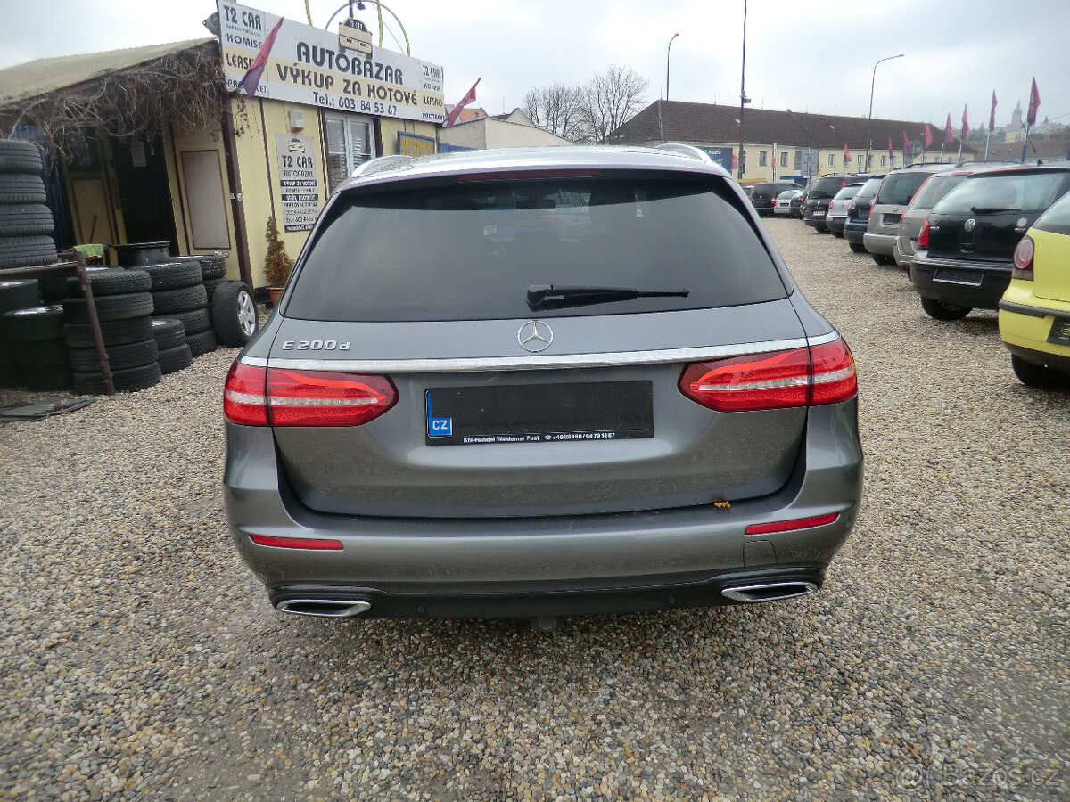 Mercedes-Benz Třídy E, E 220D 110kW ODPOČET DPH - 7