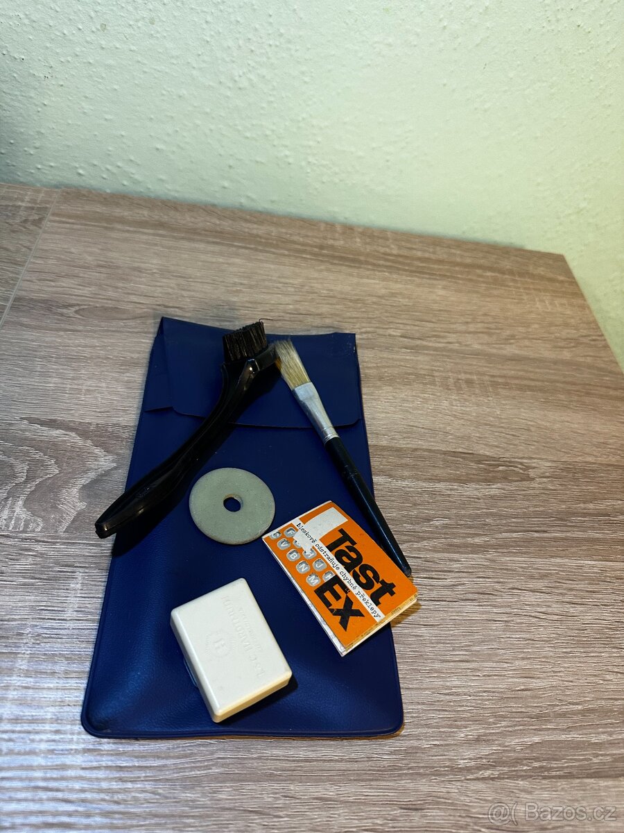 Psací stroj CONSUL - 7