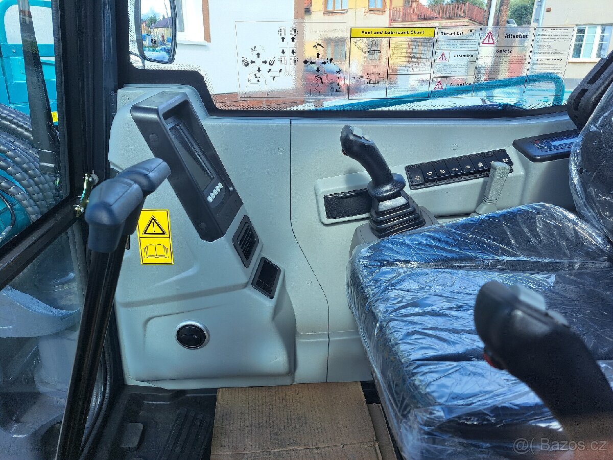 RYPADLO BAGR SUNWARD 9000KG 9T 2022ROK YANMAR MOT. - 7