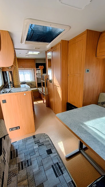 Bürstner Ventana 480, palandy, Ultraheat, podlahové topeni - 7