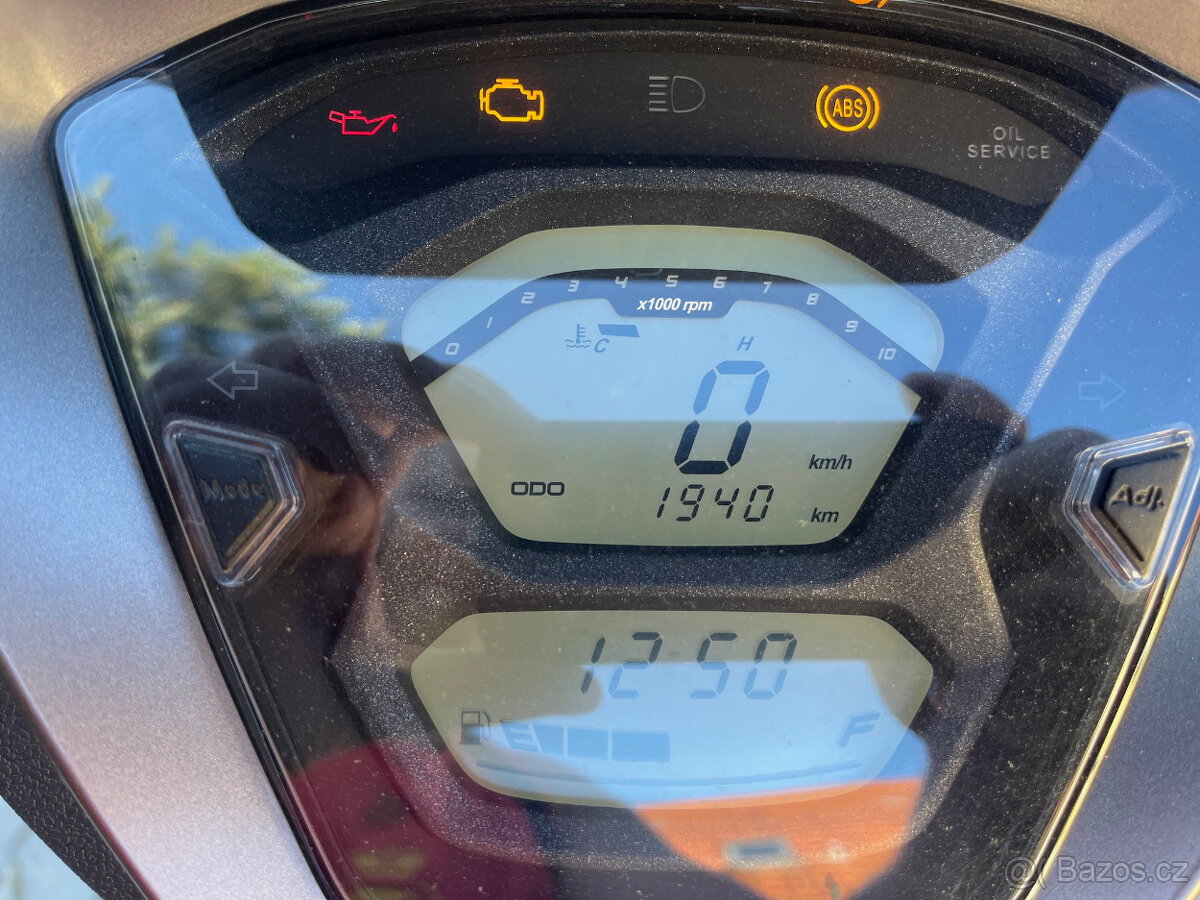 Skútr Agility 300 - 7