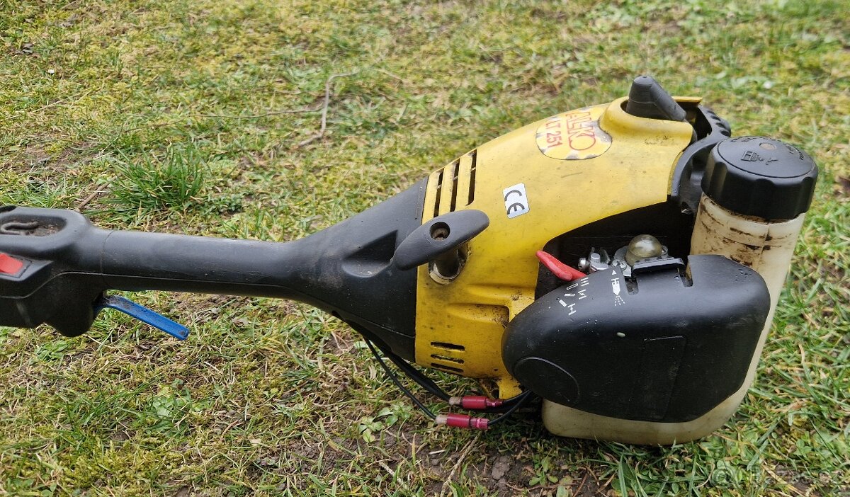 Křovinořez vyžínač - 7