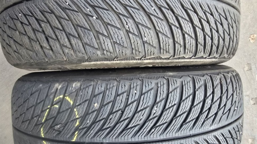 Zimní pneu 235/55/17 Michelin - 7