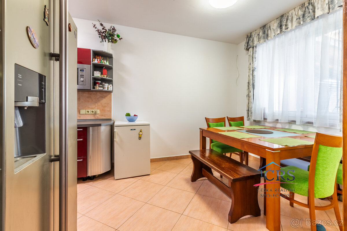 RD 8+1/G,B,T, ležící na pozemku o velikosti 840 m2, Přezleti - 7