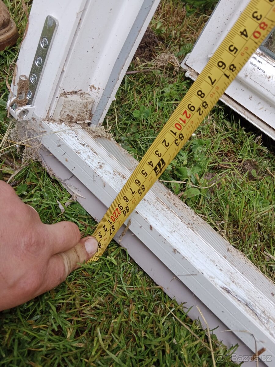 Balkonové dvoukřídlé dveře a okno - 7