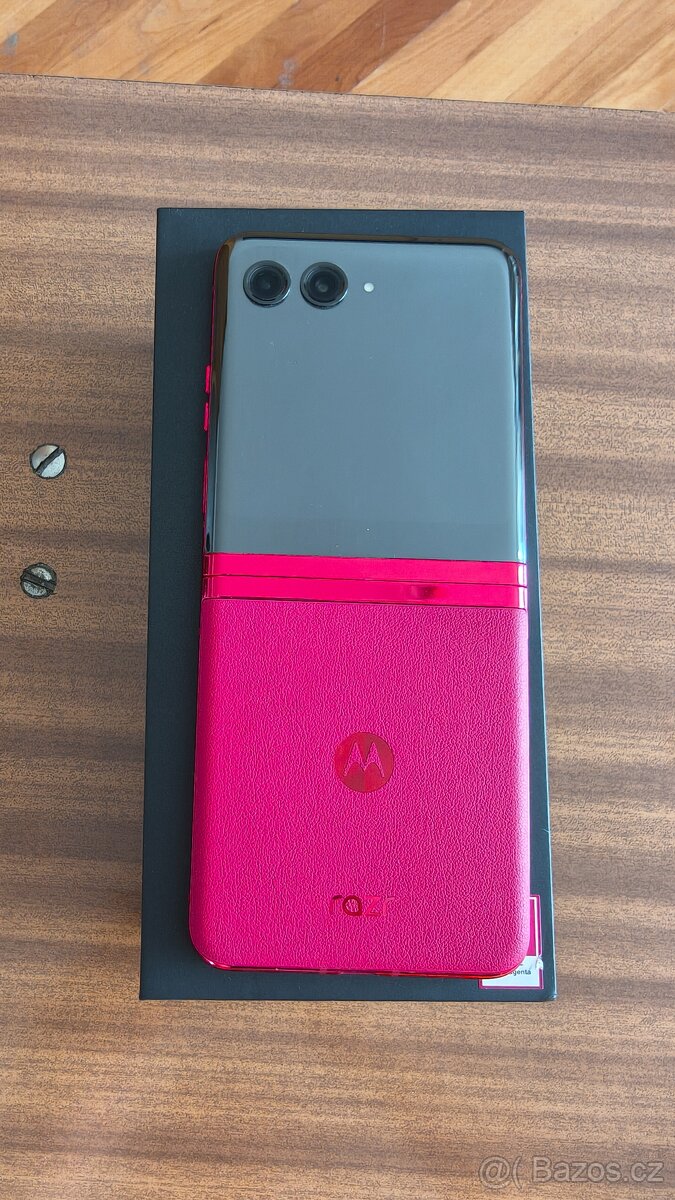 Motorola Razr 40 Ultra, 8GB/256GB - 7