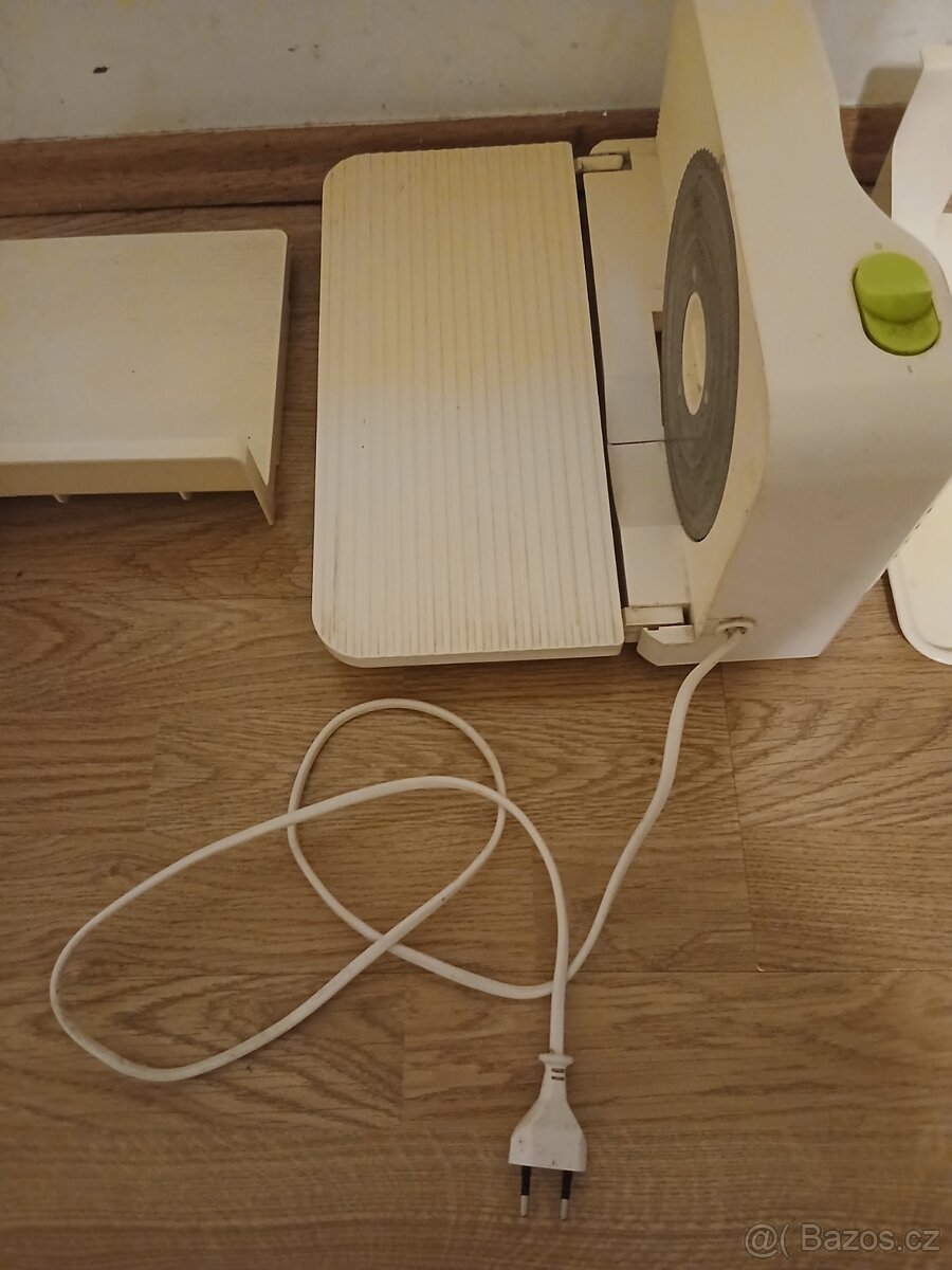 ELEKTRICKÝ KRAJEČ ZN. ZELMER 220 V. - 7