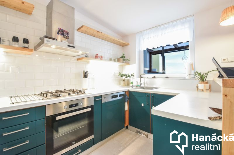 Pronájem podkrovního bytu 3+kk, 114 m² - ul.... - 7