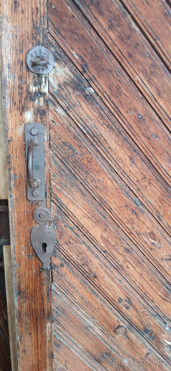 Staré dřevěné dboukřídlé dveře - 7