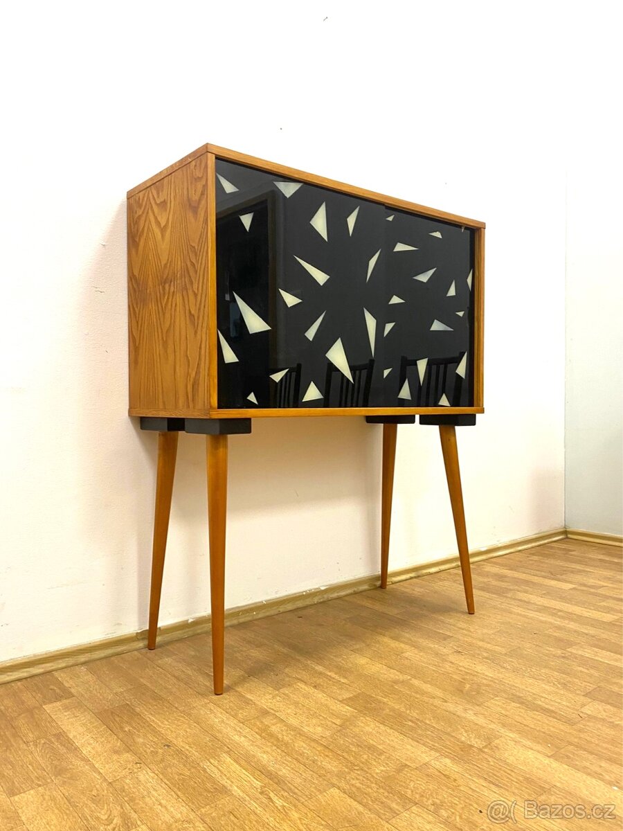 Retro komoda Interiér 60. léta —.. - 7