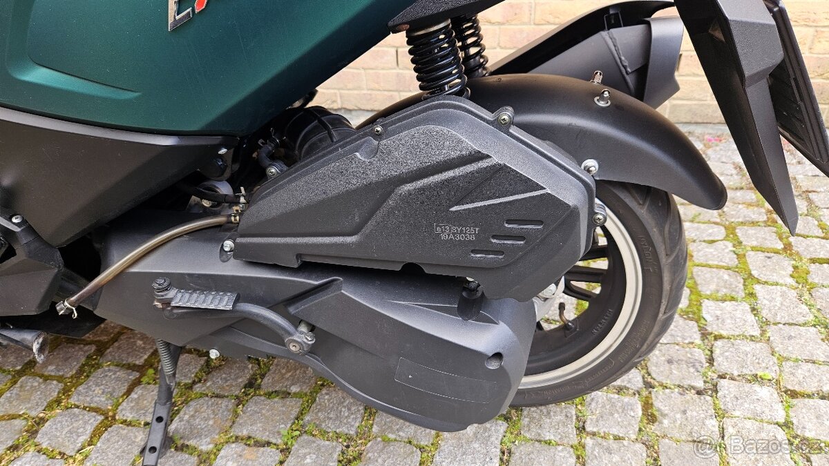 Skůtr 125ccm - 7