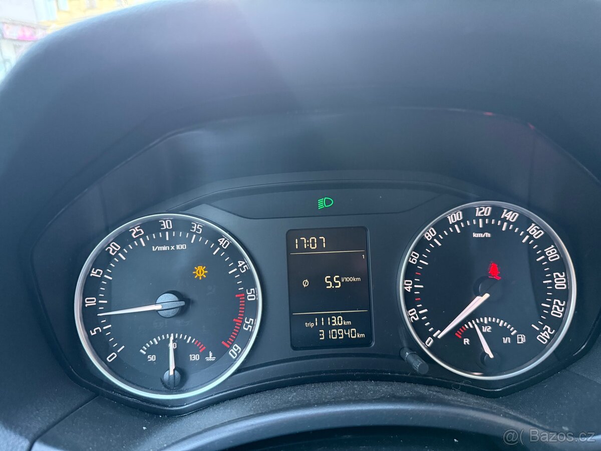 Škoda Octavie 1.6tdi - 7
