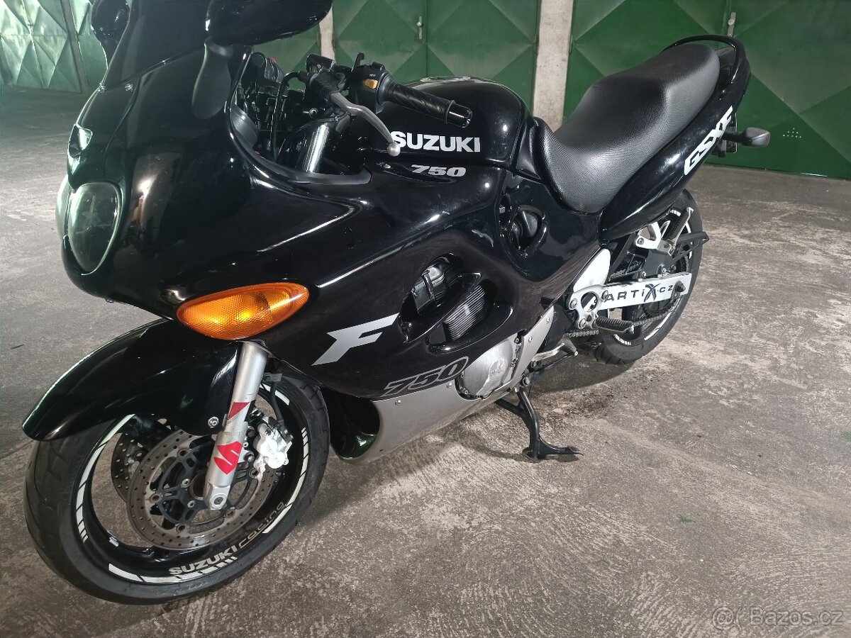 Suzuki GSX 750f katana - 7