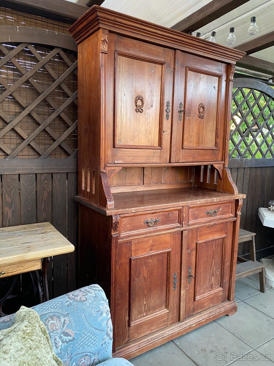 Masivní příborník - 7