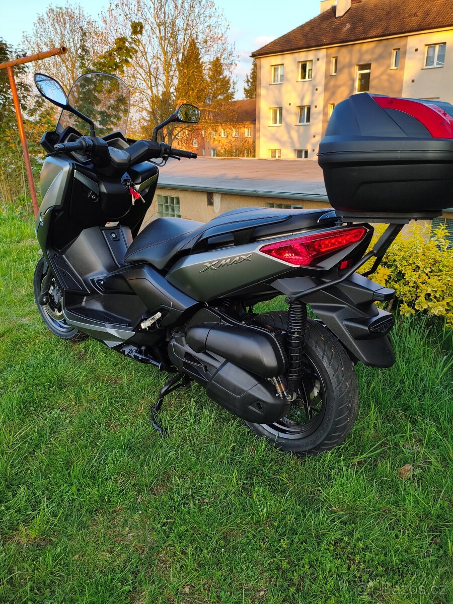 Yamaha X-Max 125i - 7