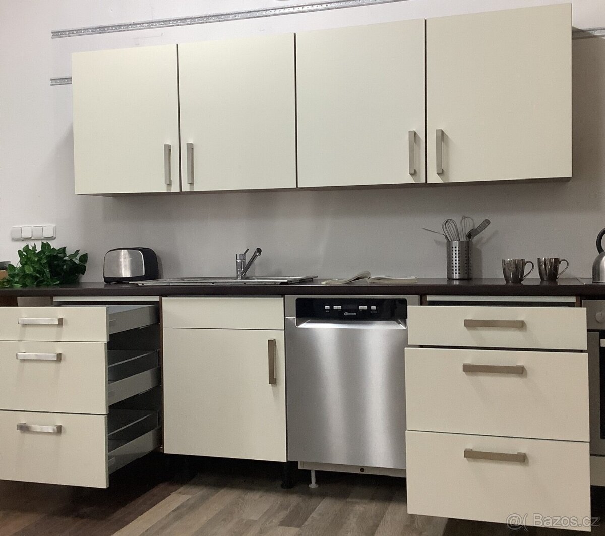 Světlá moderní kuchyně PAOLA - 7