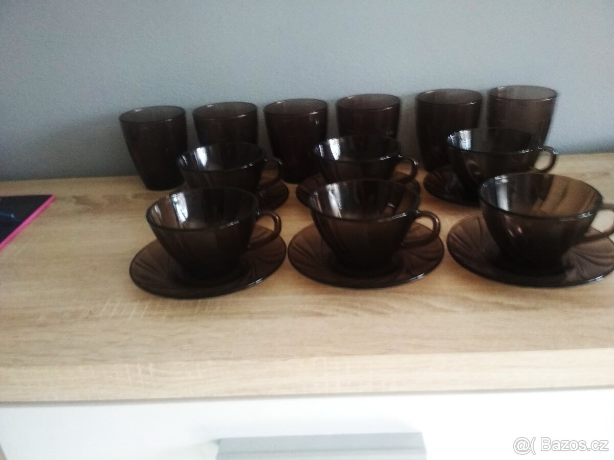 Šálky, podšálky na kávu a skleničky z kouřového skla - 7