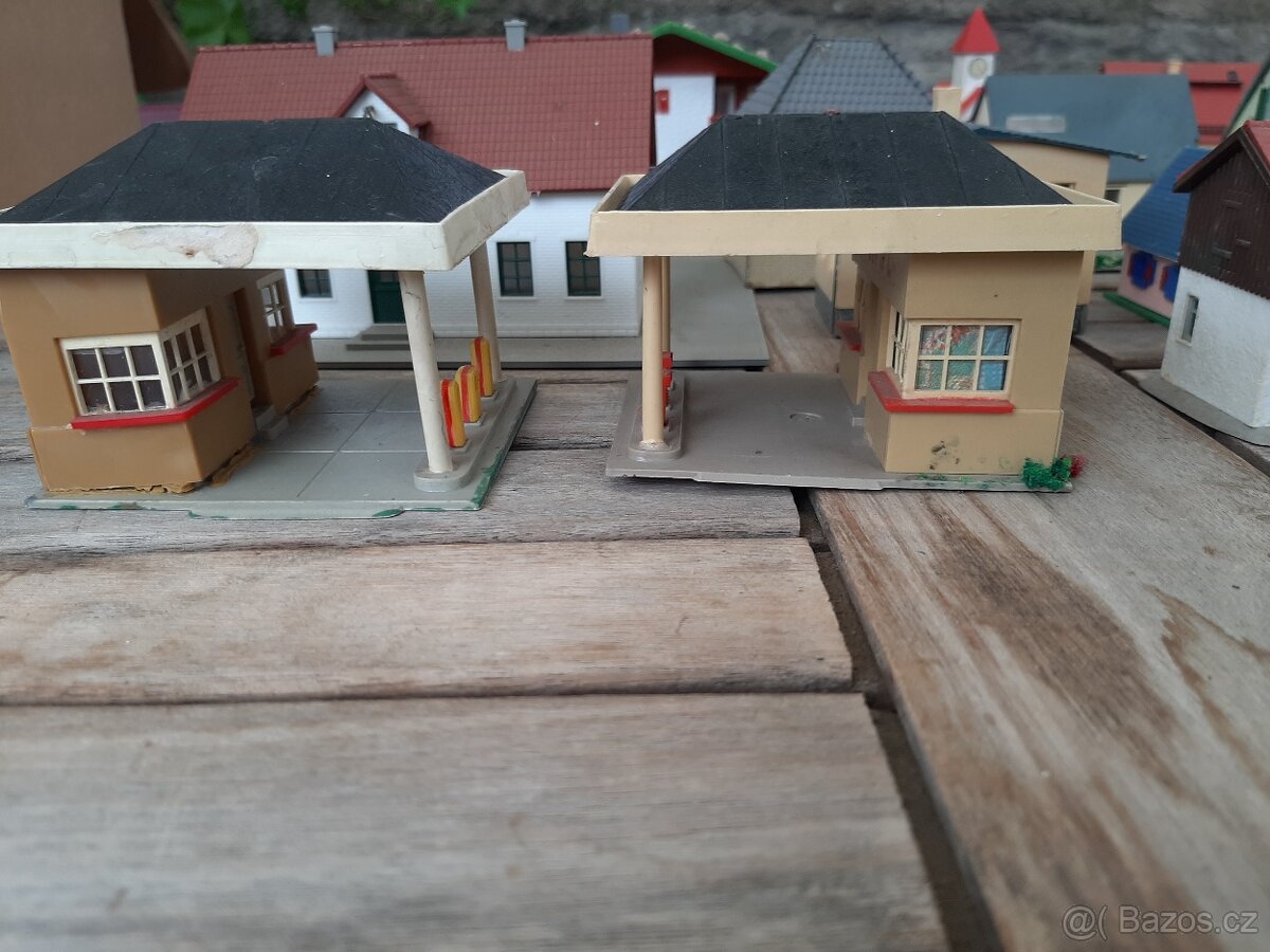 Vlačky domečky velikost N ,TT a H0 - 7