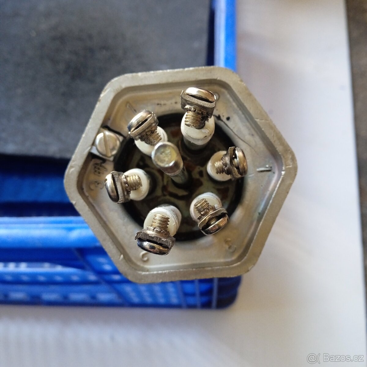 Prodám elektrické topné těleso na 400V,3kw - 7