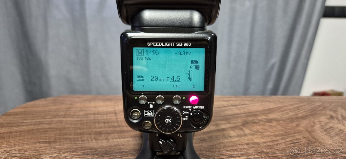 Blesk Nikon SB-900 - 7