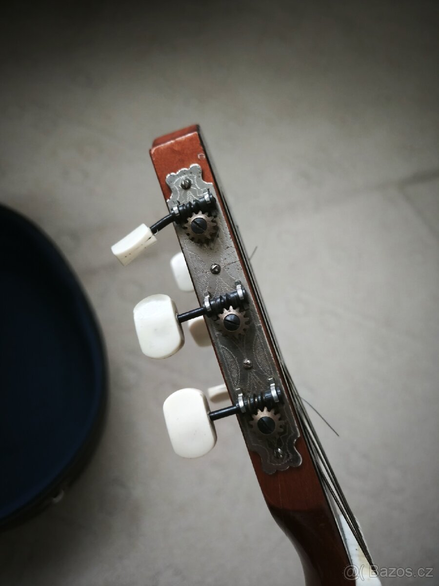 Klasická kytara 4/4 + kufr/obal - 7