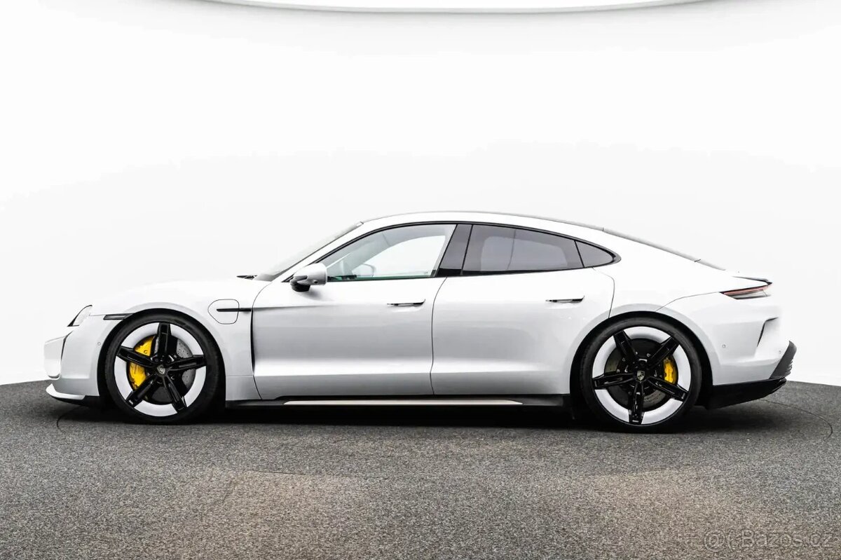 Porsche Taycan - 7