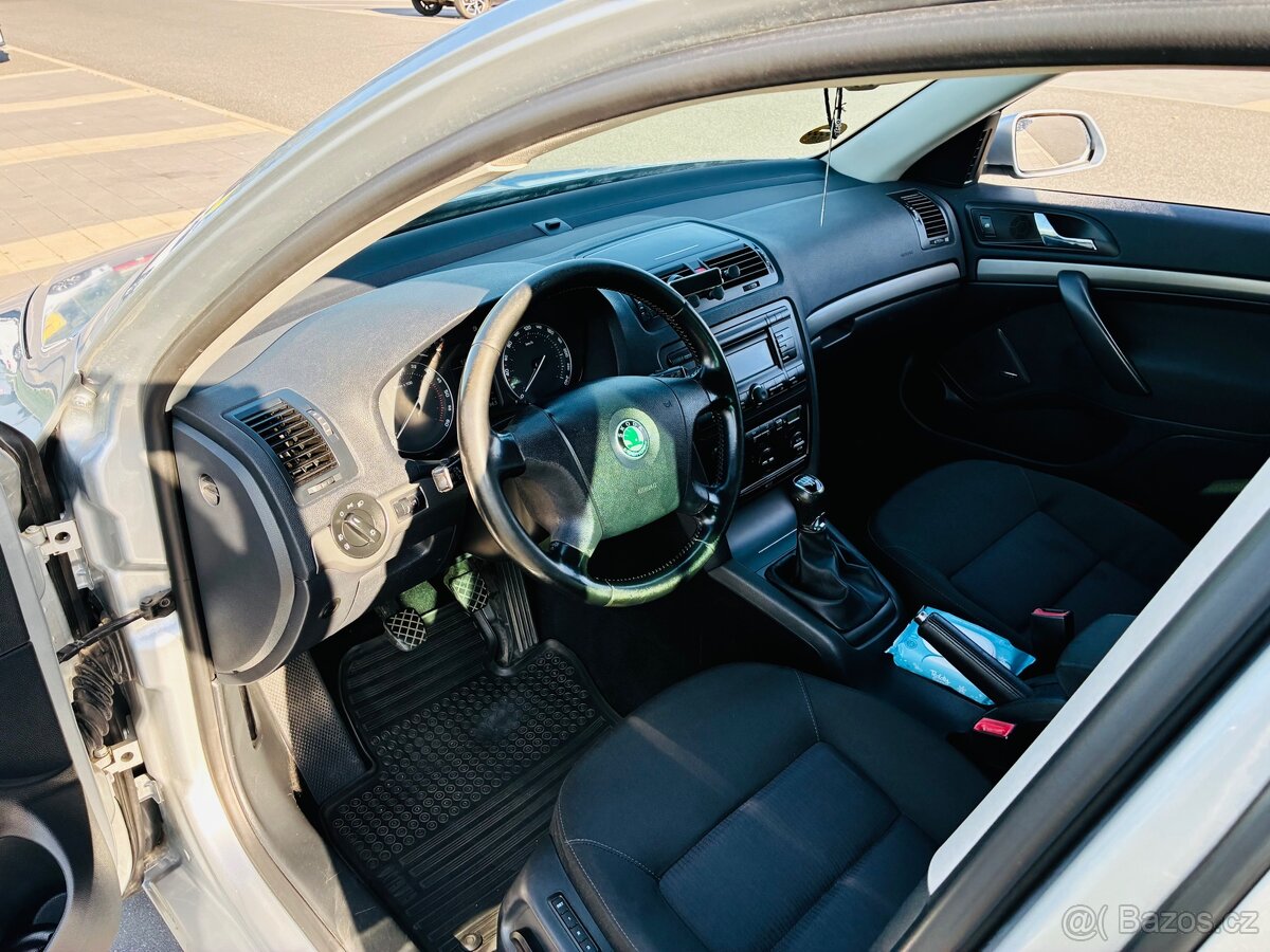 Škoda Octavia a5 2.0tdi - 7