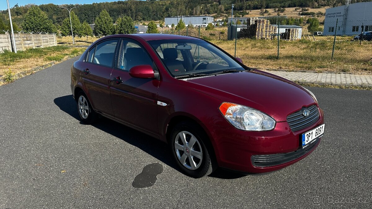 HYUNDAI ACCENT 1.4 - 7