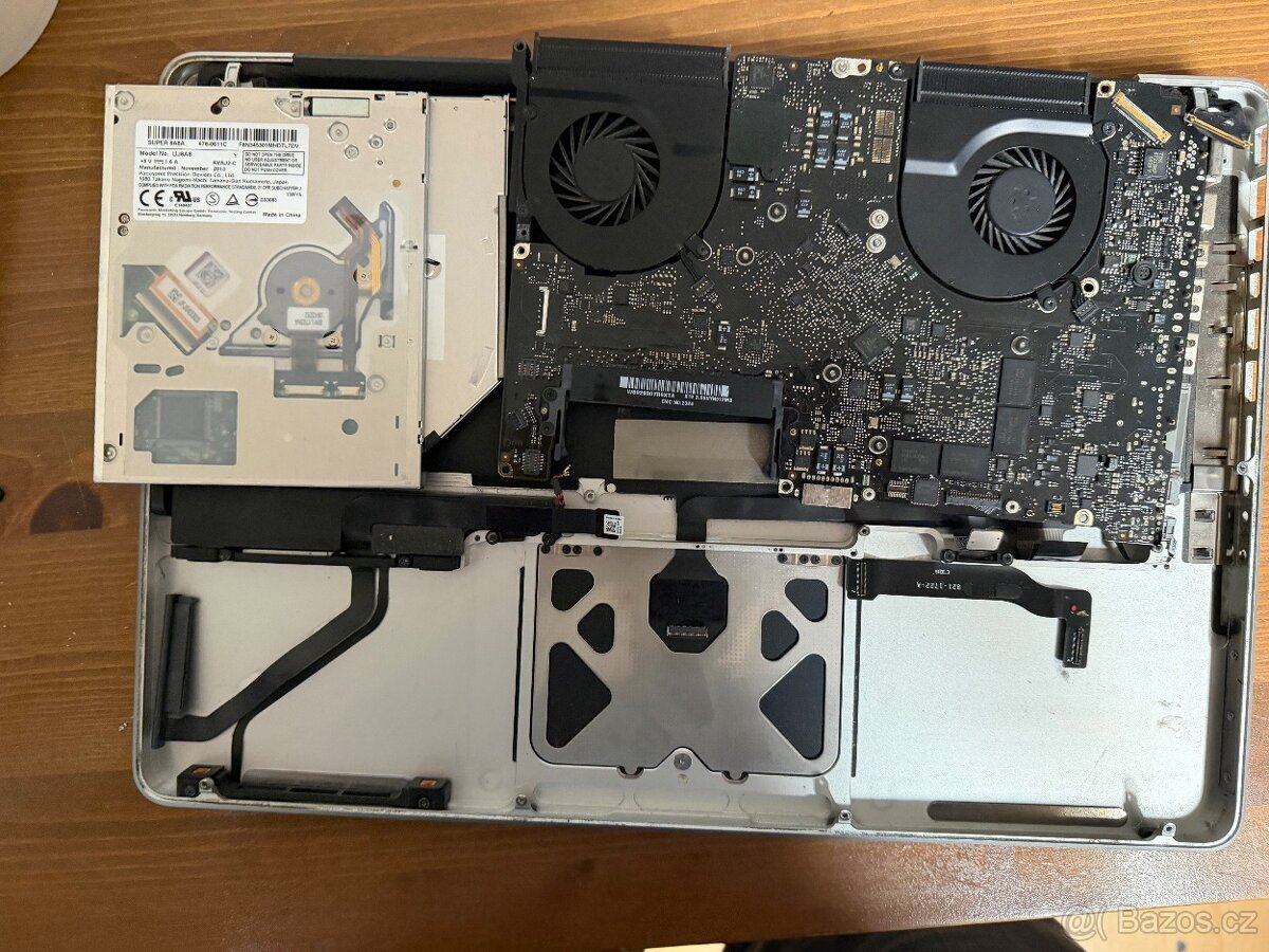 Prodám 6x macbook a 1x ipad na ND - 7