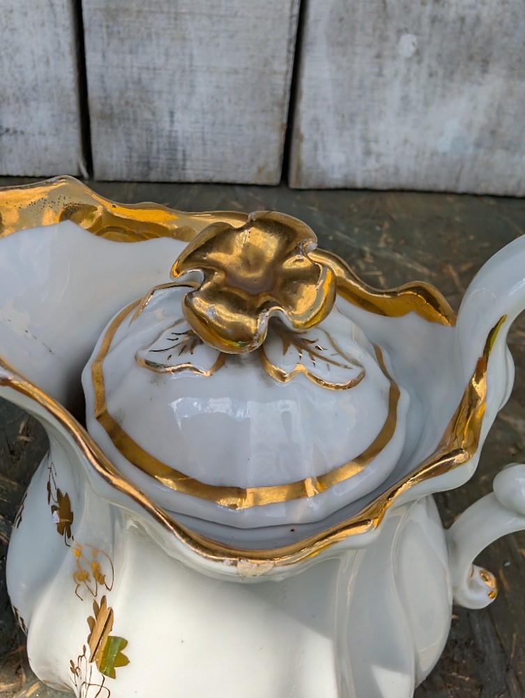 Starožitná mléčenka...konvička, víčko s květem. - 7