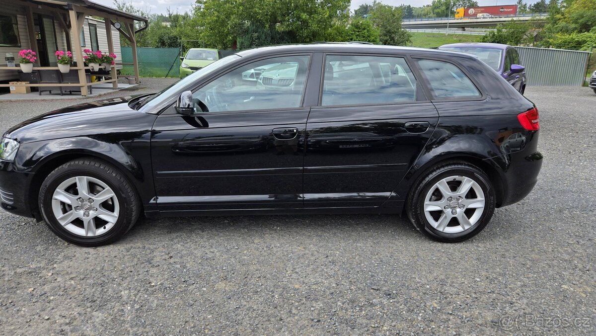 AUDI A4 TFSi ATTRACTION 1MAJITEL - 7