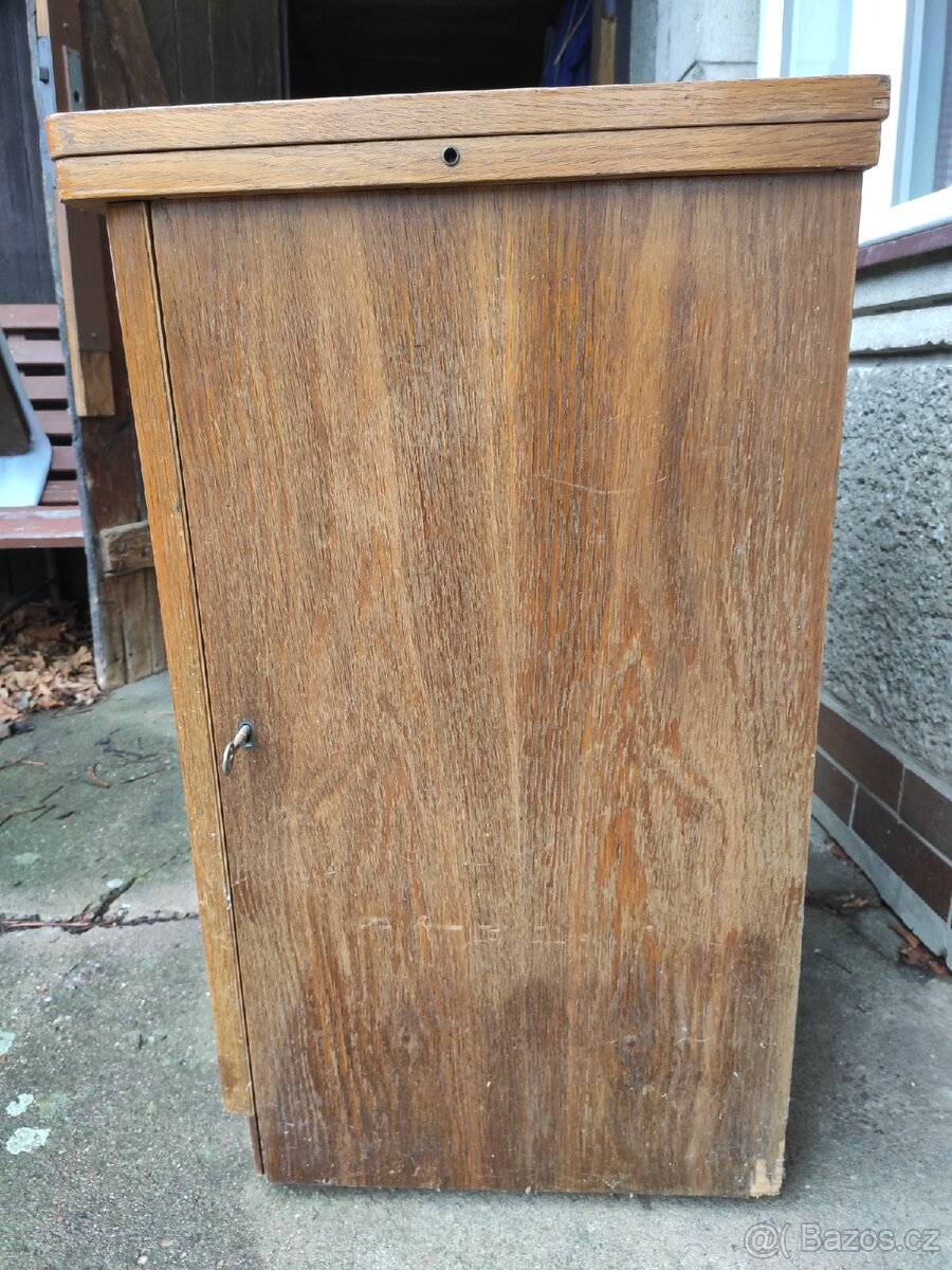 Minerva 126-3 skříňový šlapací šicí stroj - 7