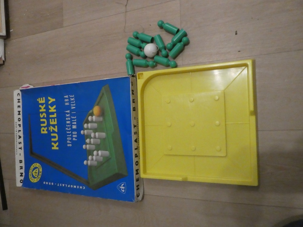 staré hry a hračky - soubor - 7