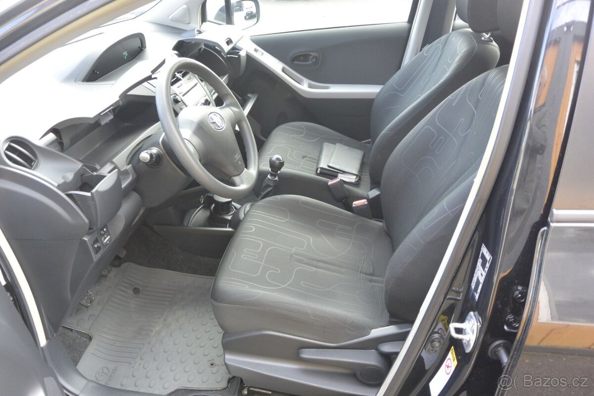 PRODÁM Toyota Yaris 1.3VVT-i 6kv 70tis km - 7