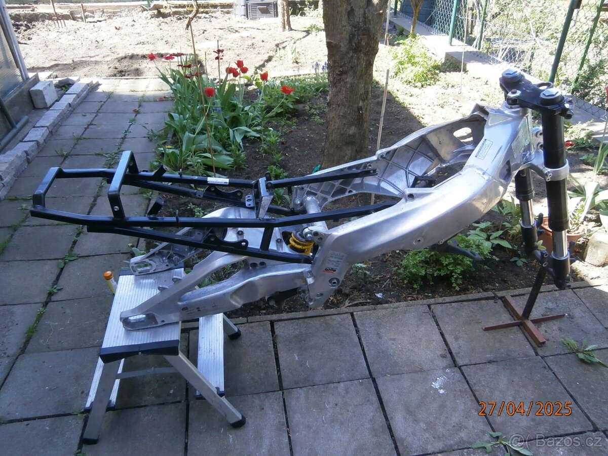 Rám Aprilia 125 RS - kompletní šasí. - 7