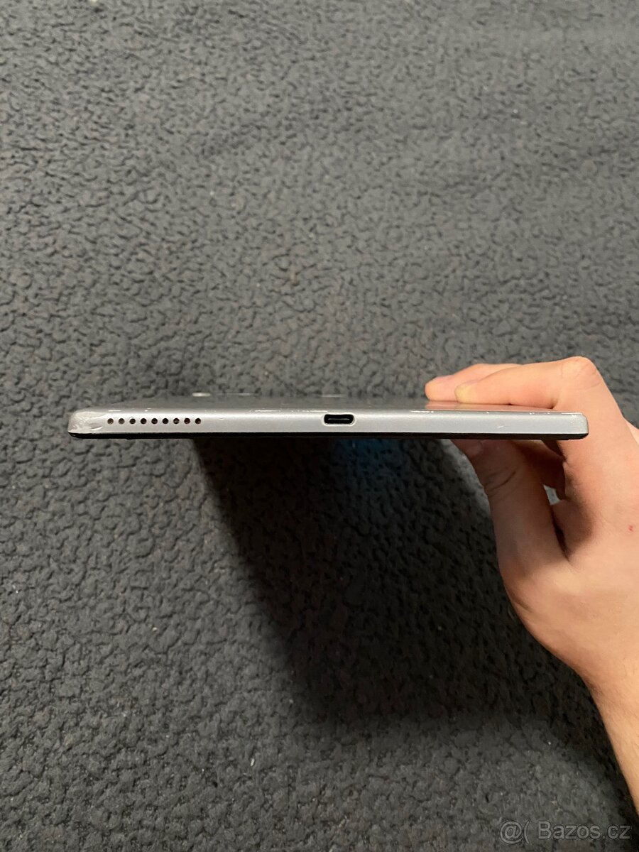 Prodám tablet Lenovo tab m10+ - 7