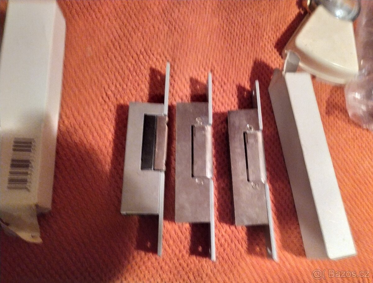 Nabízím elektr. vrátníky, sítový napaječ, el. zámky dveří - 7