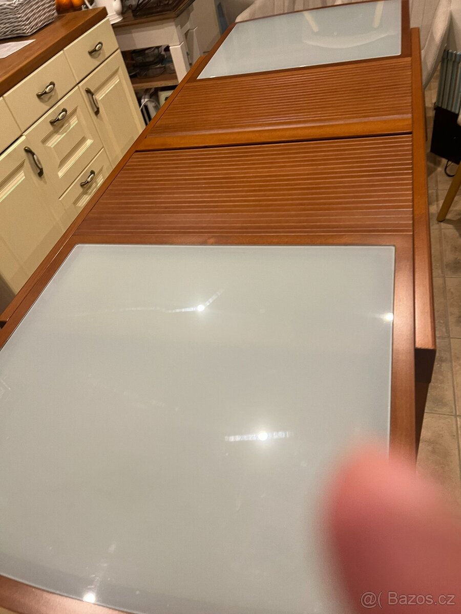Prodám rozkládací jídelní stůl - 7