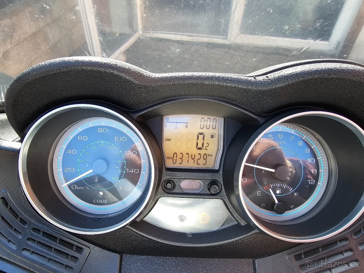 Piaggio Xevo 125 - 7