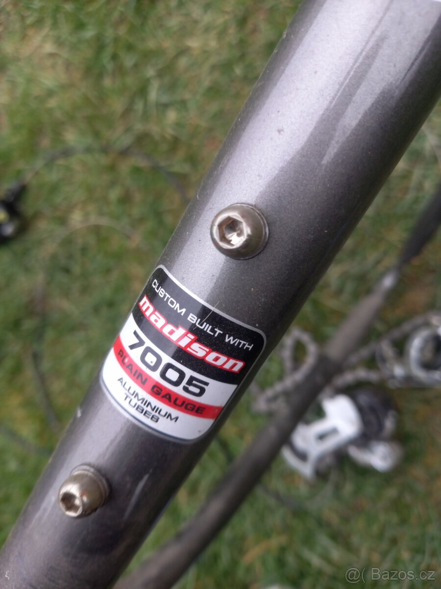 Trekový al rám Madison El Paso – 22" (ráfky 28") - 7